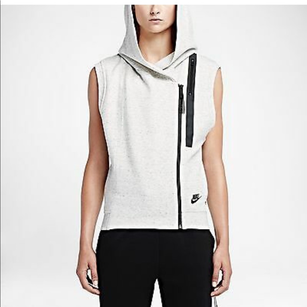 Nike women’s tech fleece vest